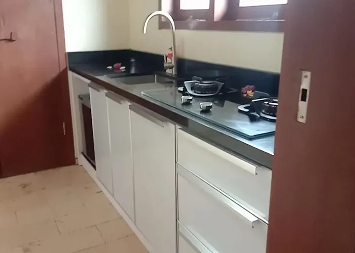 Guest house Bukit Segara 4*