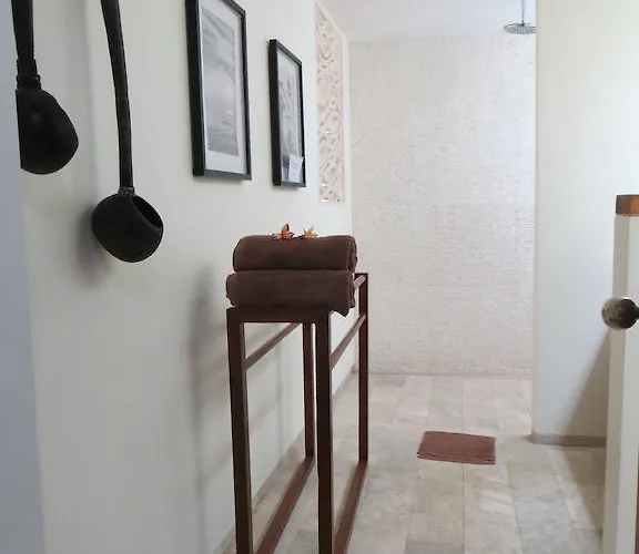 Bukit Segara Guest house 4*