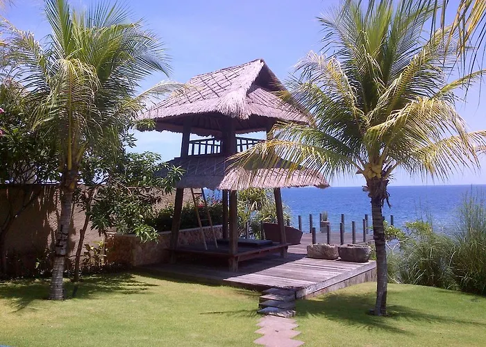 Bukit Segara Guest house 4*